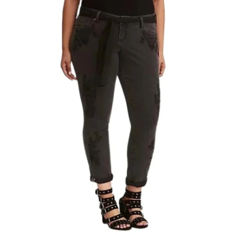 Torrid Womens 18R Premium Boyfriend Jeans Embroidered  Black Wash